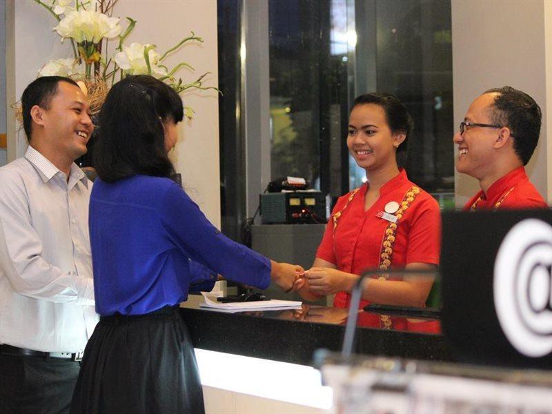 @Hom Semarang Simpang Lima Hotel Екстериор снимка